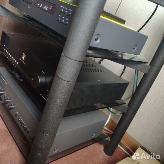 Усилитель Sim audio moon i-1