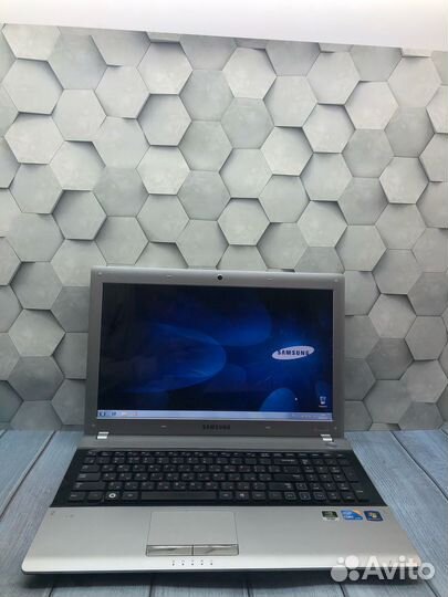 Ноутбук Samsung i3 M380 / GT-525M 1GB