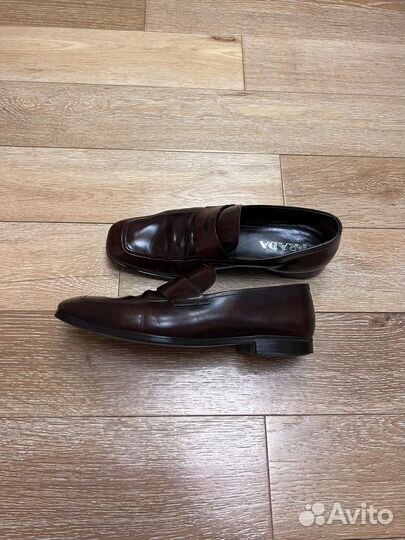 Prada бордовые лоферы (7, 42)