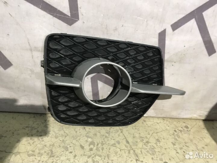 Облицовка противотуманной фары правой BMW X6 E71