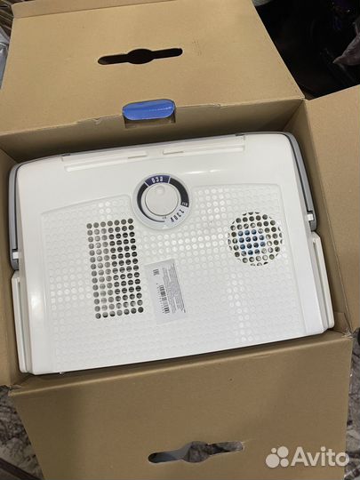 Автомобильный холодильник 12/230 V новый