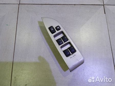 Блок управления стеклоподъемниками 8404048080