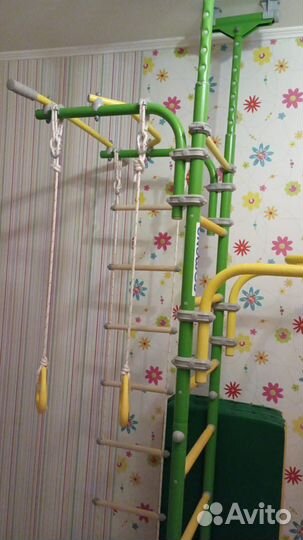 Шведская стенка с турником Romana