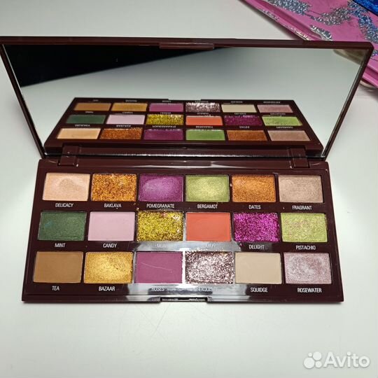 Палетка теней revolution тестер