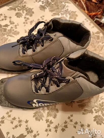 Лыжные ботинки