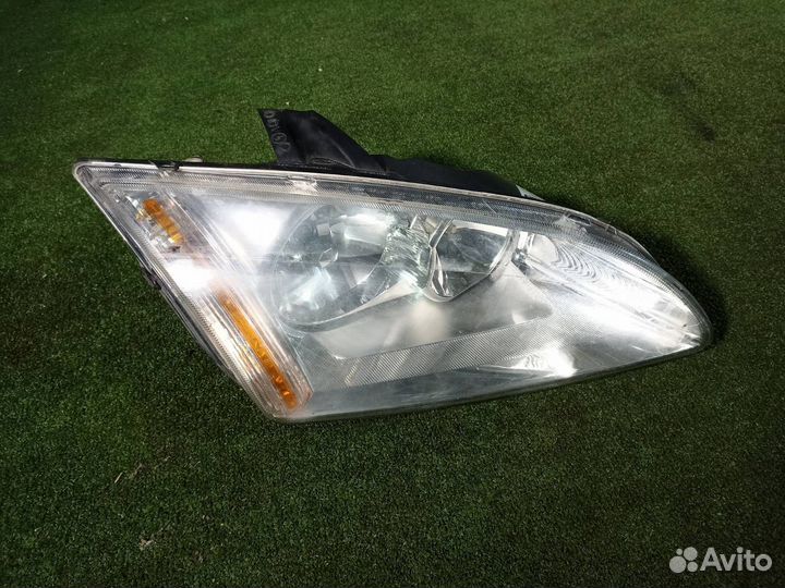 Фара передняя правая Ford Focus 2 хэтчбек 2.0 2006