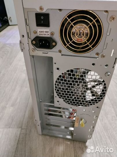 Корпус для пк InWin