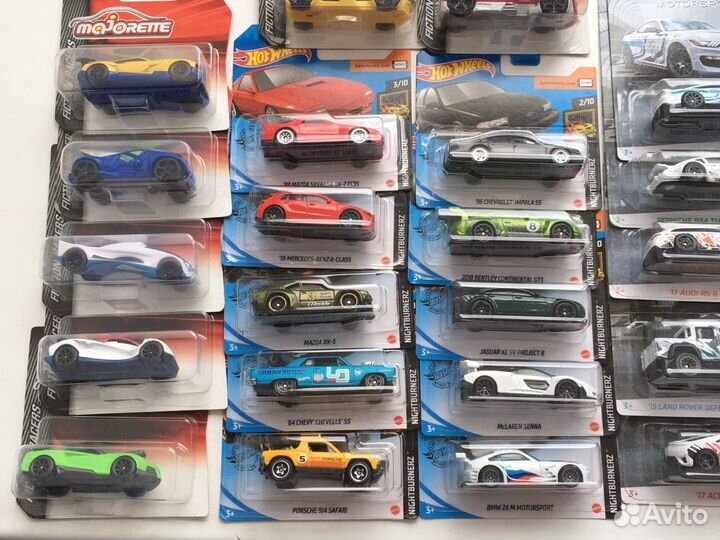 Модель автомобиля коллекционная hot wheels