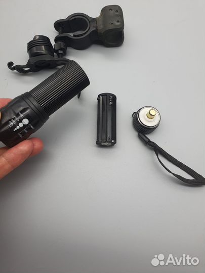 Фонарь с держателем для велосипеда новый