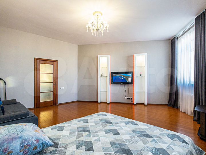2-к. квартира, 80 м², 2/4 эт.