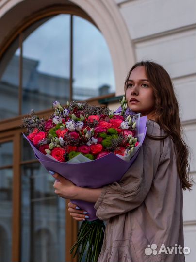 Букет из Кустовой Розы и Эустомы от