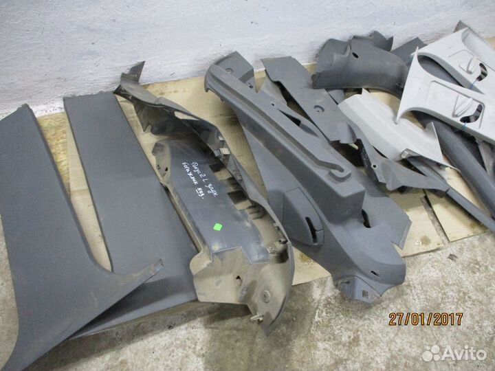 Обшивка салона Форд Фокус 2 рестайлинг хэтчбек