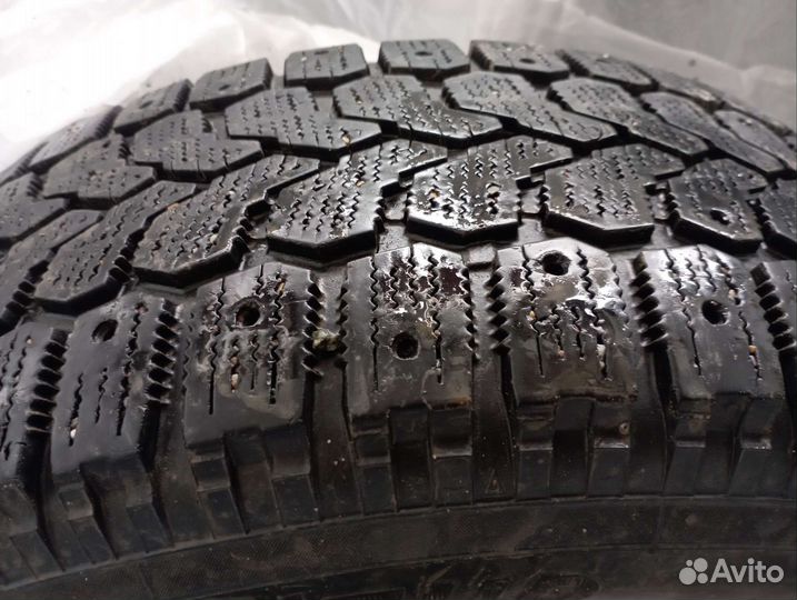Yokohama IceGuard Stud IG65 215/60 R17 96