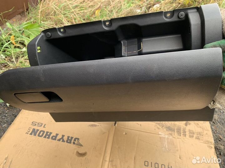 Бардачок Volkswagen Polo седан