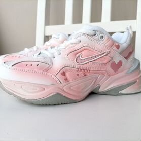 Кроссовки Nike женские