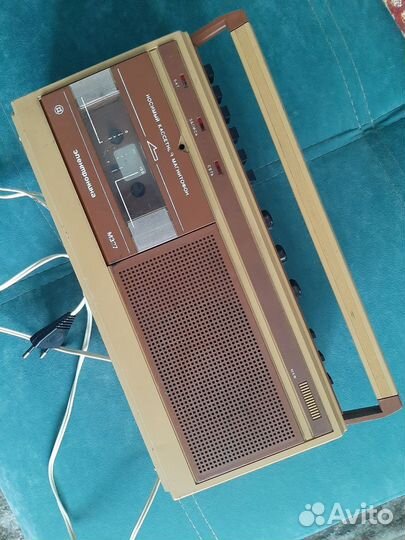 Советский кассетный магнитофон Электроника