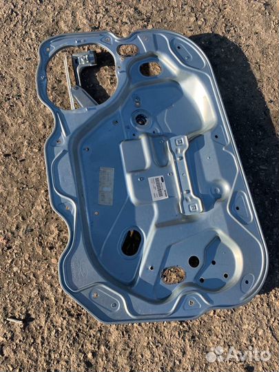 Стеклоподъемник Ford Focus II