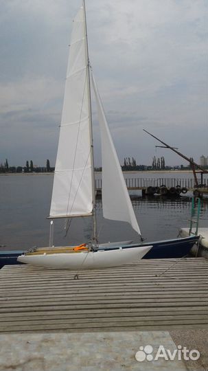 Тримаран парусный