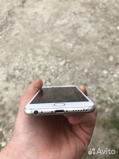 Телефон iPhone 6s