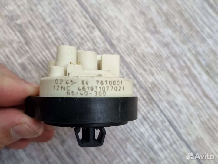 Whirlpool (Датчик уровня воды) 12NC 461971077021