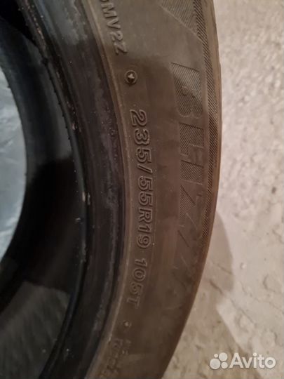 Bridgestone Blizzak DM-V2 235/55 R19