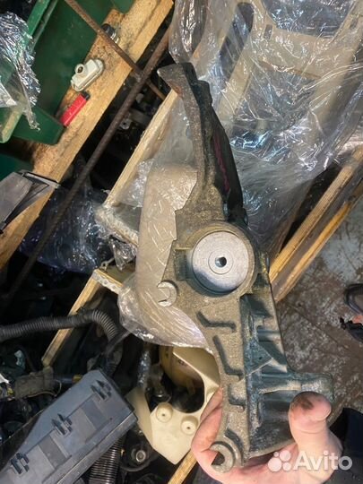 Кронштейн генератора рено сценик 2