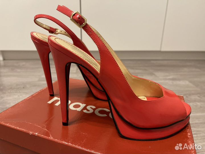 Босоножки 39