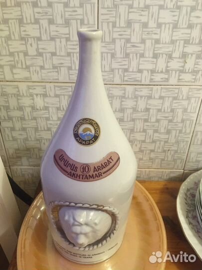 Сосуд фарфор