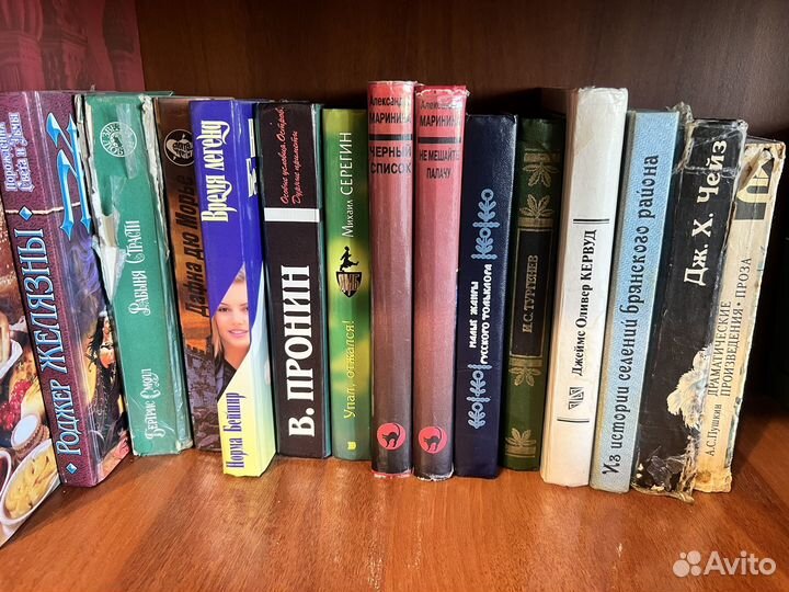 Книги в ассортименте