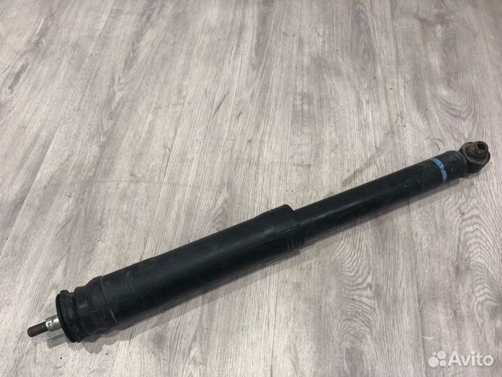 Амортизатор задний Toyota Corolla E150 2006 2007