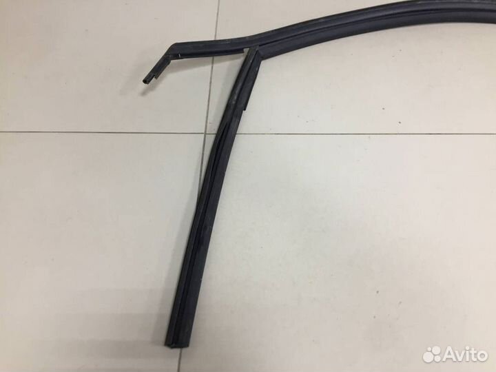 Уплотнитель стекла двери Volkswagen Taos 2020