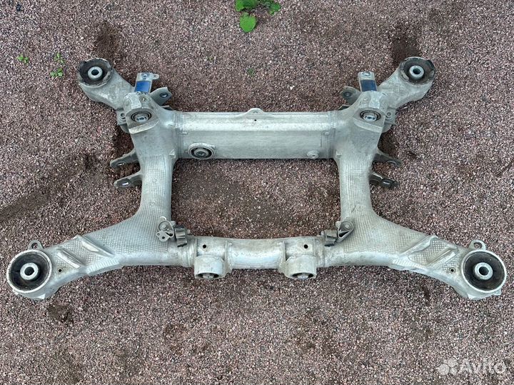 BMW M5 F90 M8 Задний подрамник 33317857057