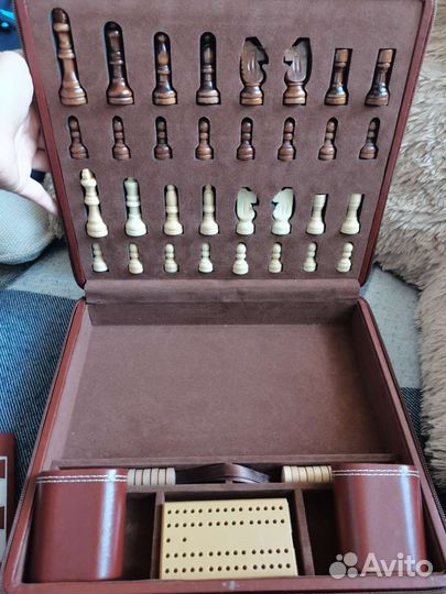 Кейс с 2 играми, чемоданчик и Советское искусство