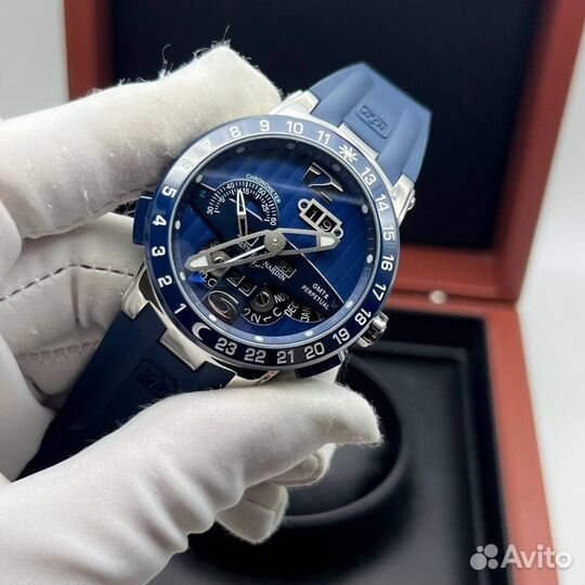 Часы Ulysse Nardin El Toro GMT Blue