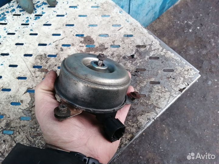 Вентилятор радиатора Nissan Teana J31