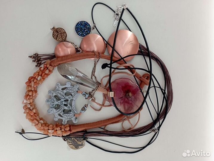 Подвески, кулоны разные