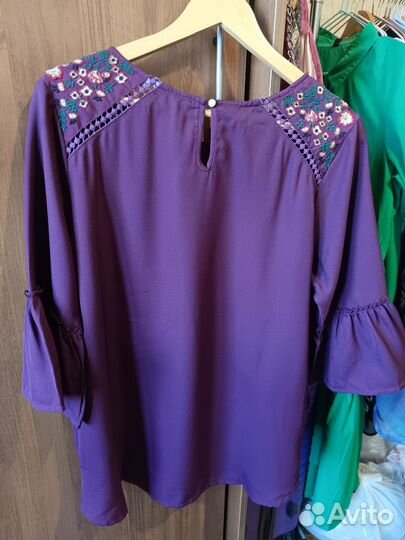 Блузка/футболка с вышивкой sztori