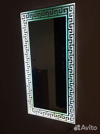 Зеркало настенное с подсветкой