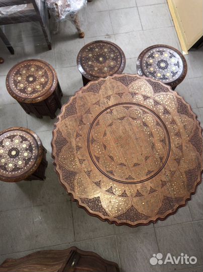 Столик кофейный круглый со стульями