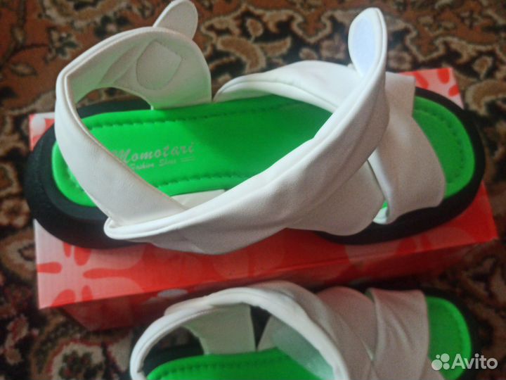 Продам босоножки