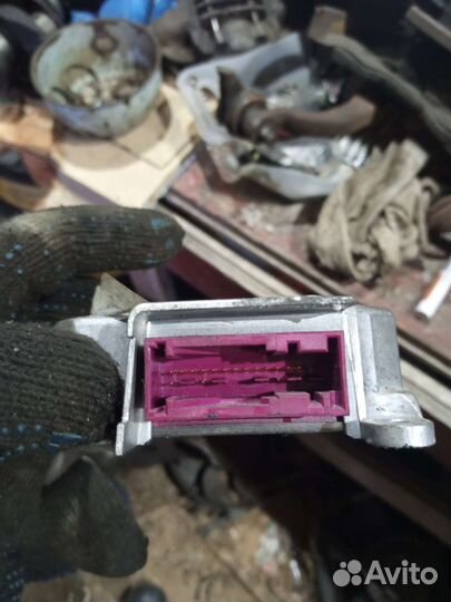 Блок airbag hyundai акцент 1