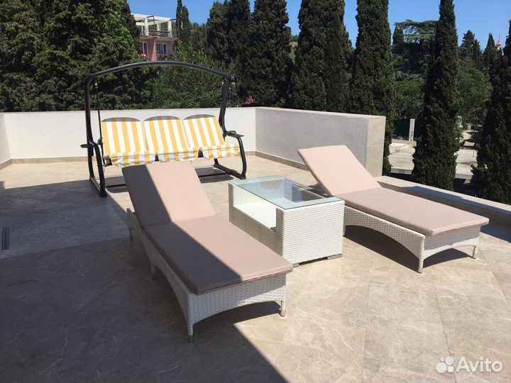 Шезлонг из ротанга