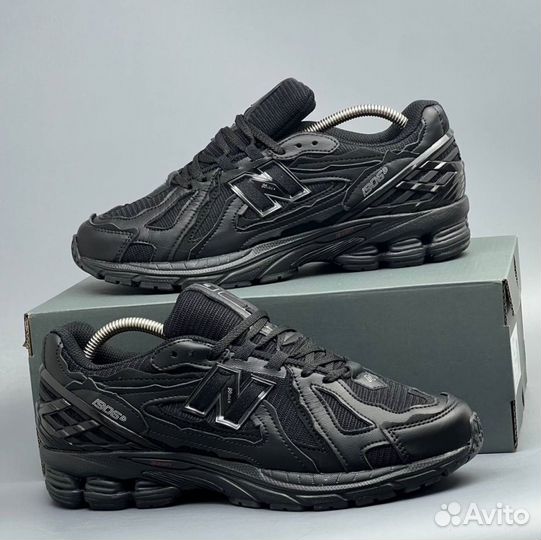 Черные New Balance 1906