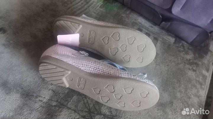Туфли для девочки новые