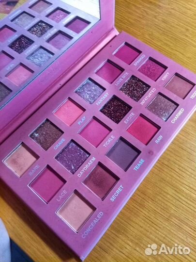 Палетка теней для век (18 цветов)