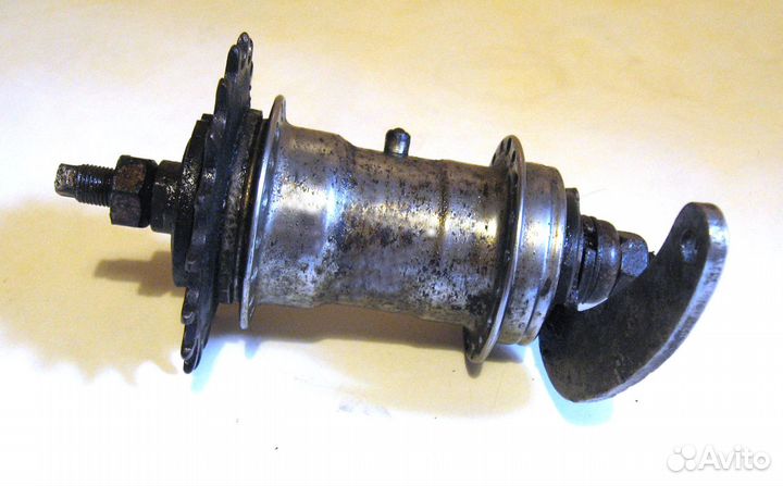 Втулка задняя с тормозом 