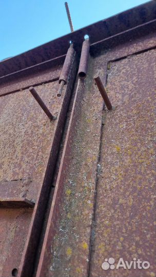 Ворота гаражные металлические распашные