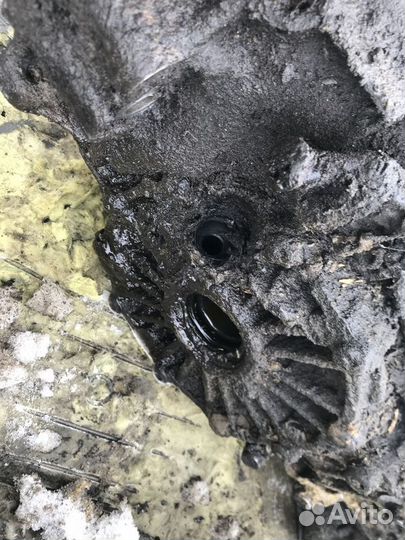 МКПП (механическая коробка переключения передач) V