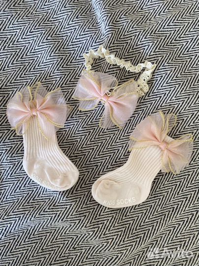 Детская повязка + носочки с бантиком, новые