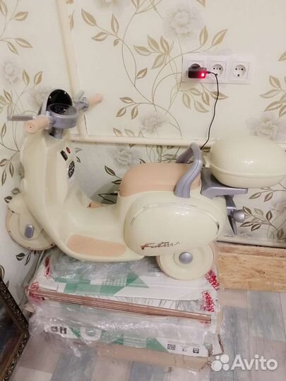 Детский электромобиль